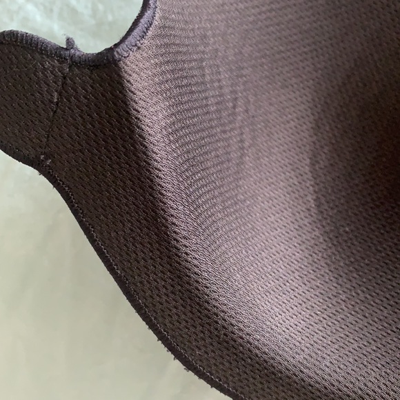 Victoria’s Secret high impact sports bra - Picture 4 of 6